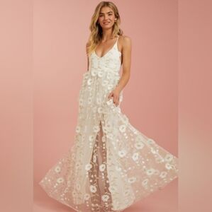 Elegant White Floral Maxi Dress